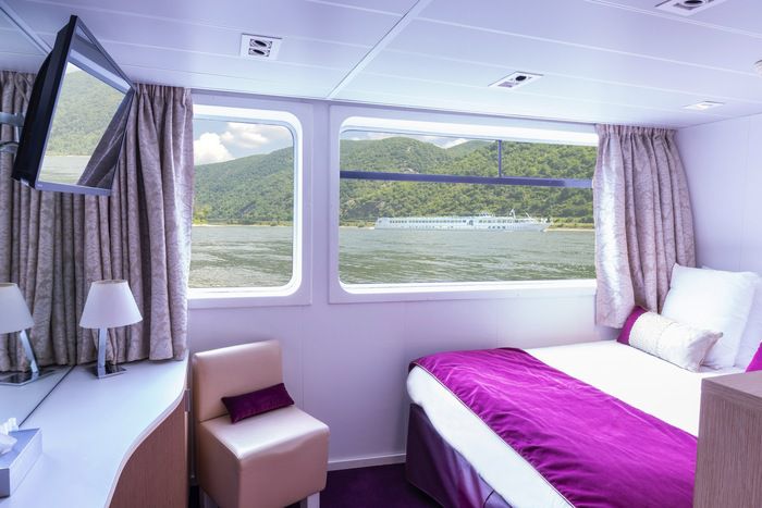 Main Deck 1 Double Bed CAT. C